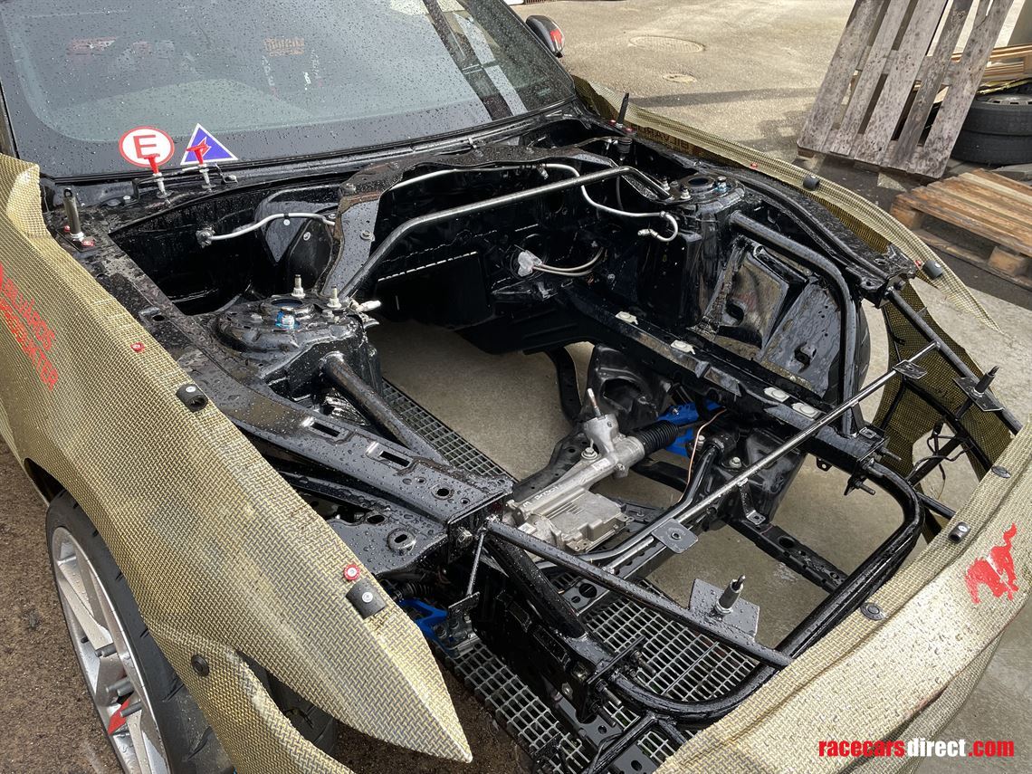 ford-mustang-2024-full-carbon-kevlar