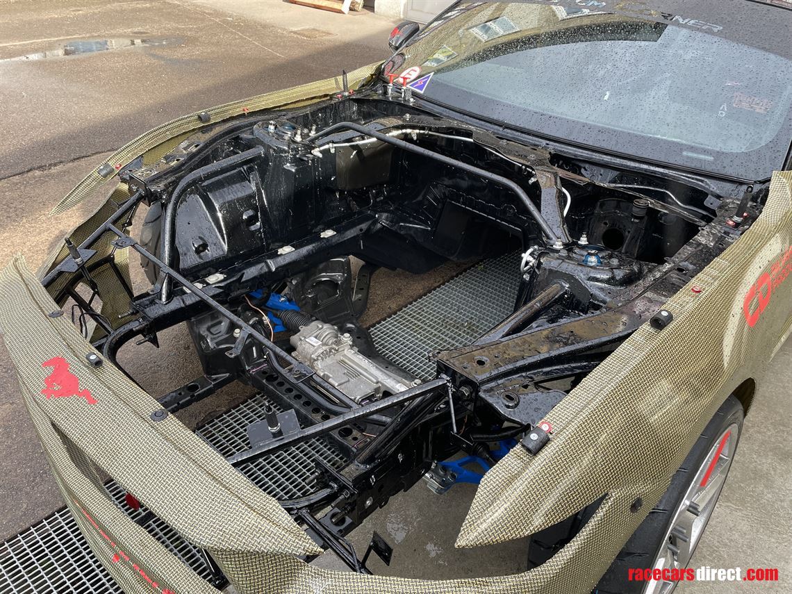 ford-mustang-2024-full-carbon-kevlar