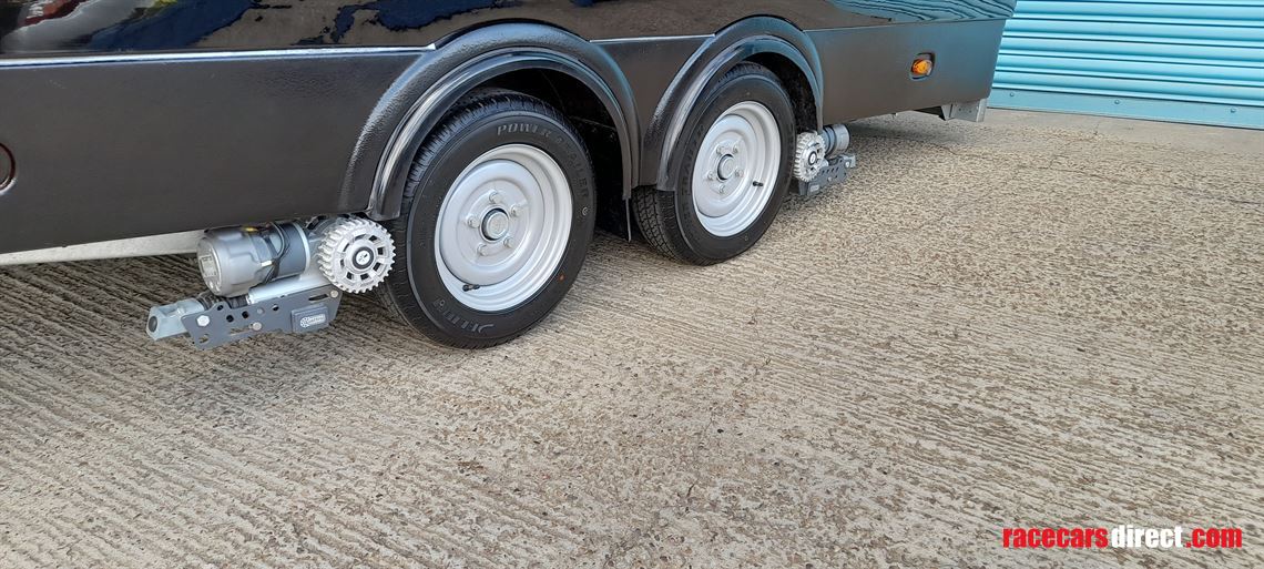 woodford-rl2000-covered-race-car-transporter