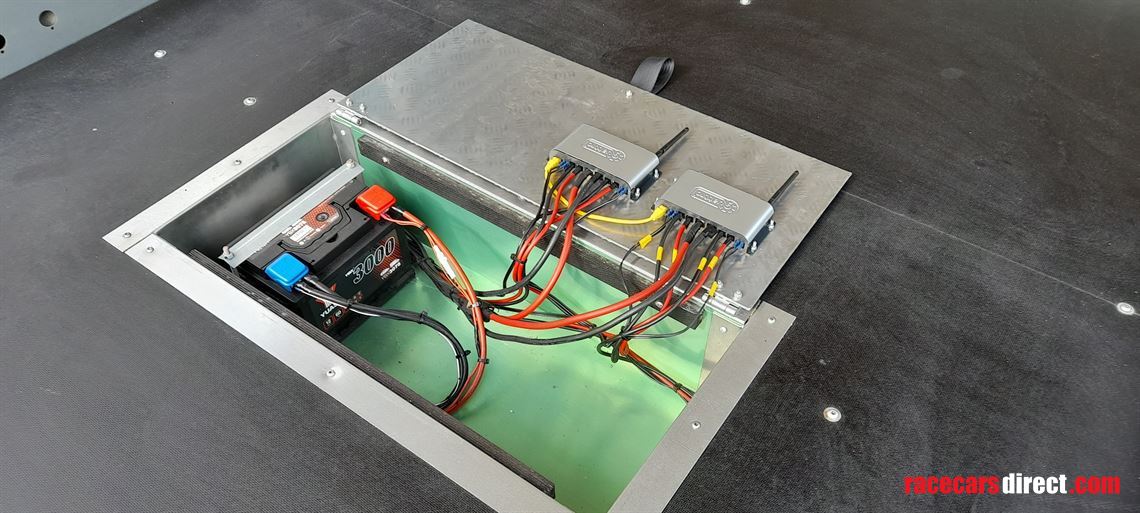 woodford-rl2000-covered-race-car-transporter