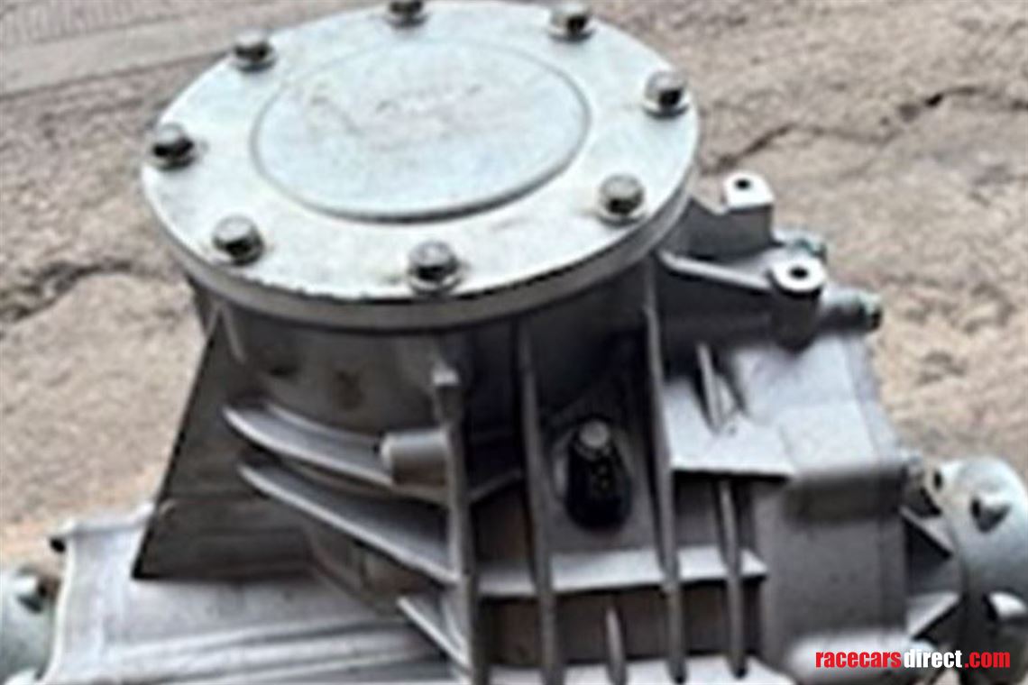 aston-martin-db9-rear-diff