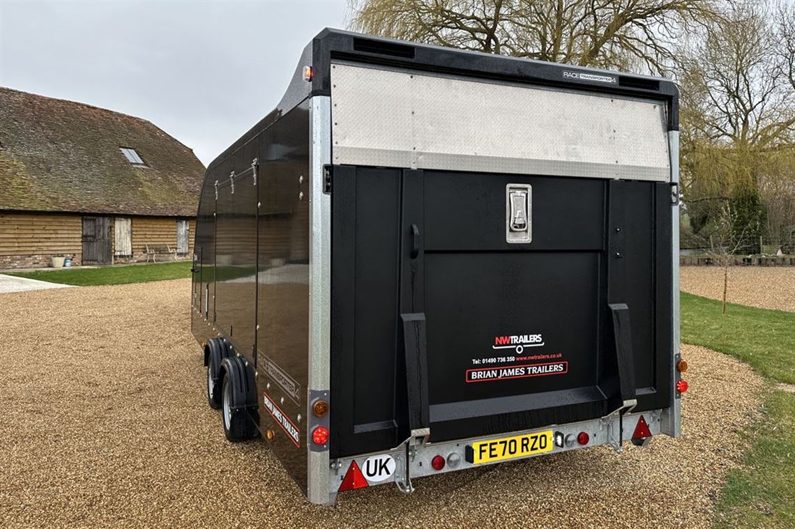 brian-james-race-transporter-4---black