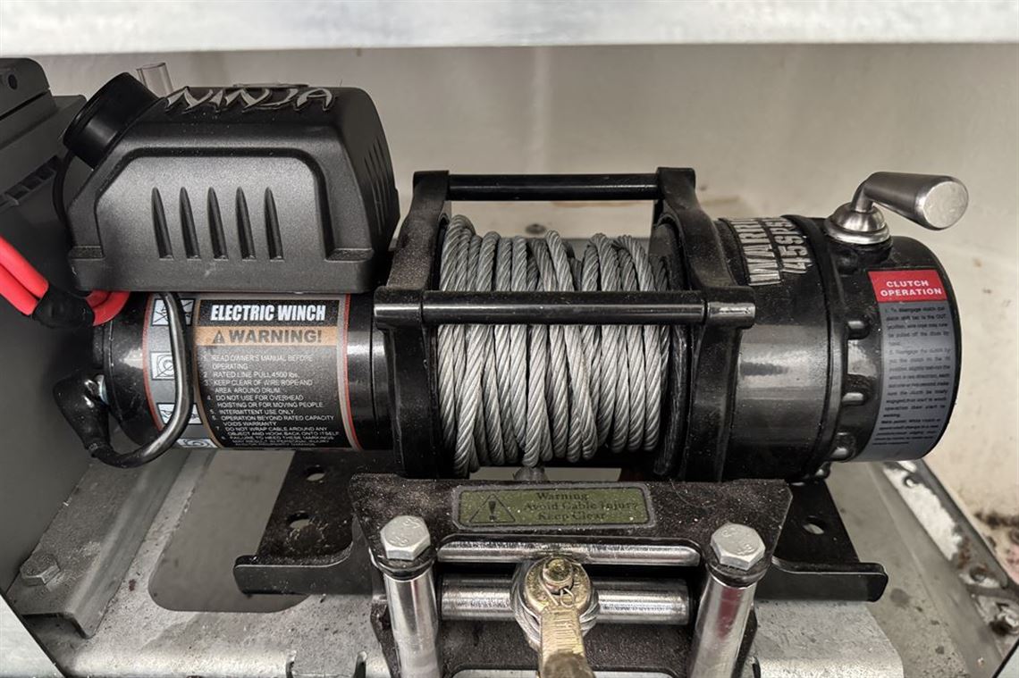 brian-james-race-transporter-4---black