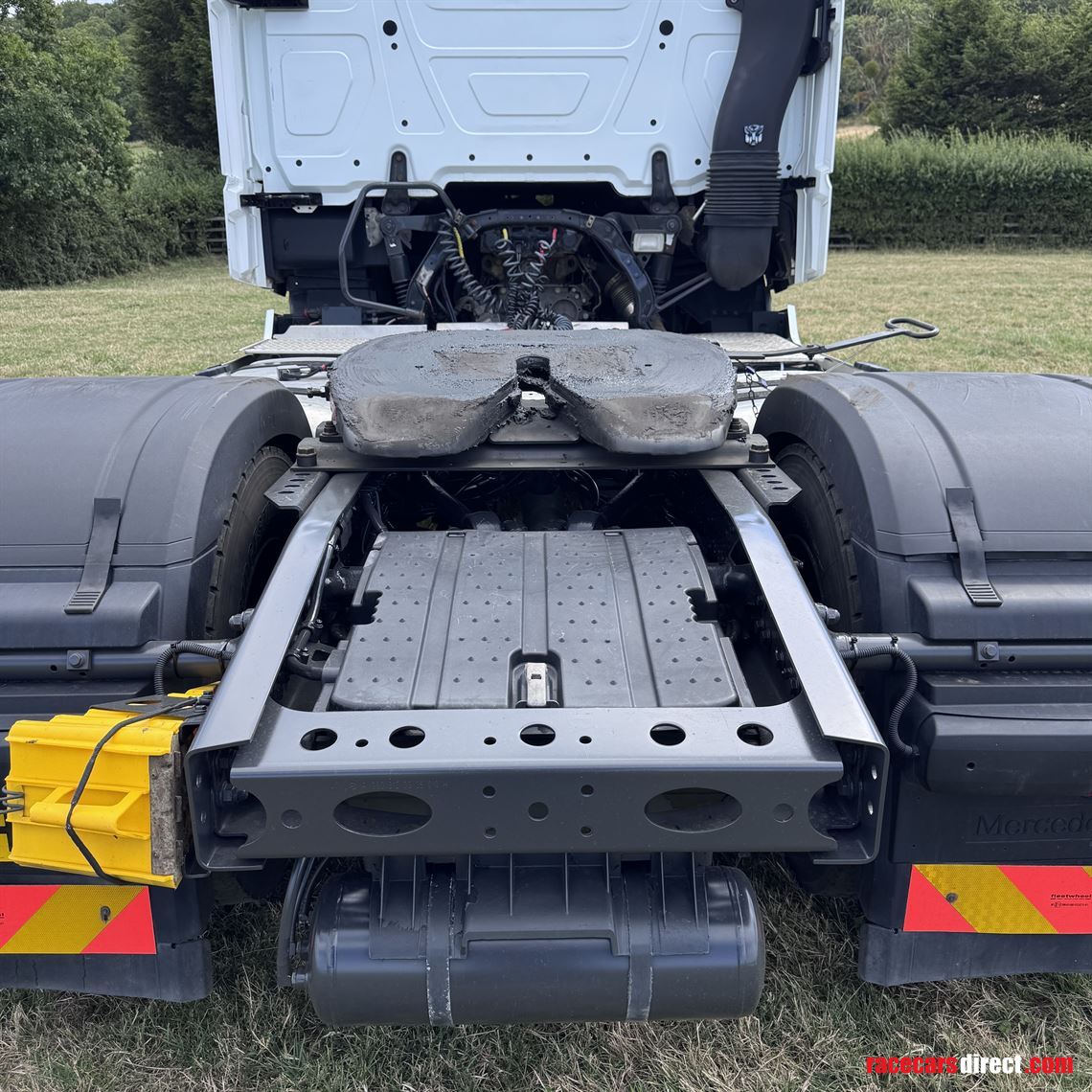 merecedes-giga-space-on-ali-wheels-and-super