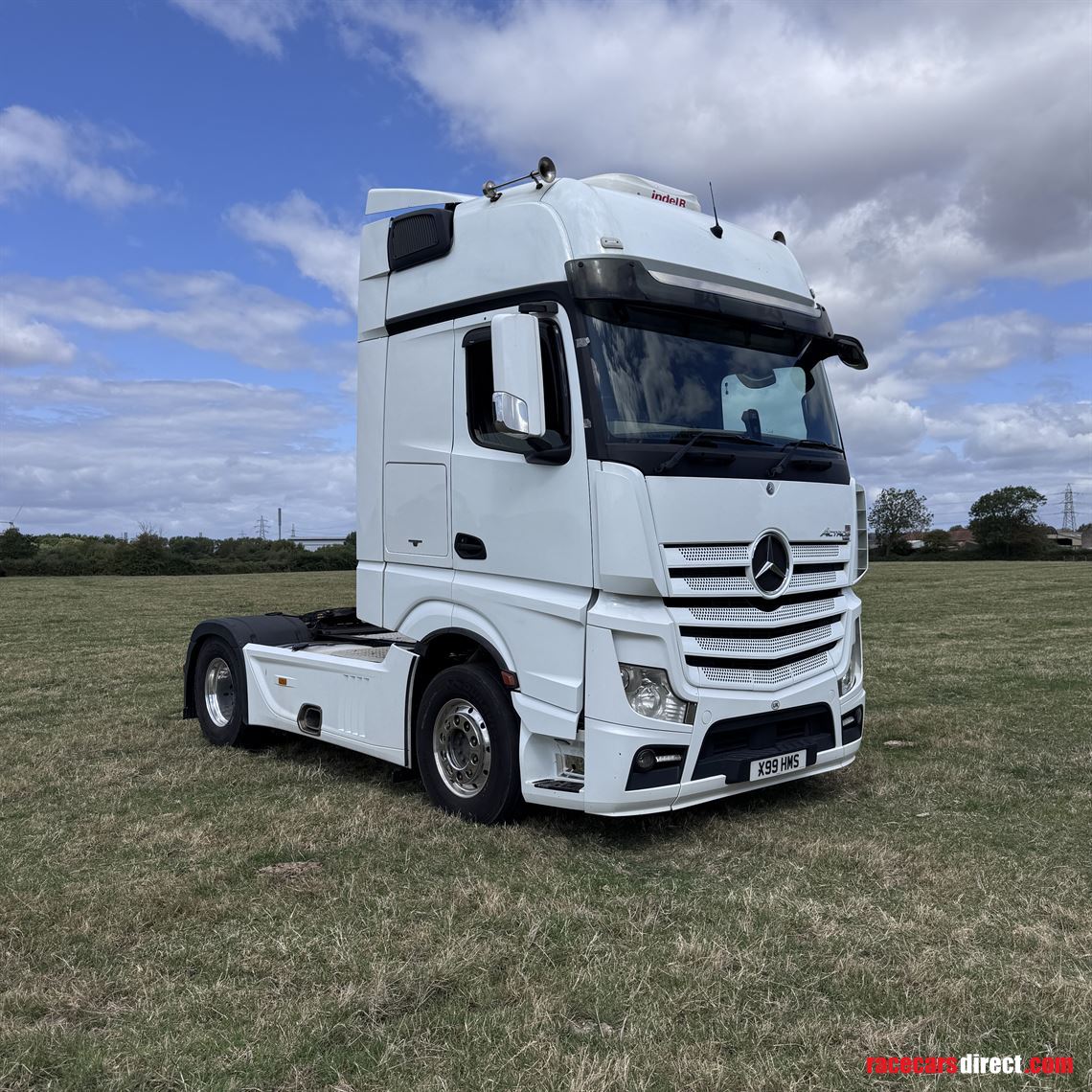 merecedes-giga-space-on-ali-wheels-and-super