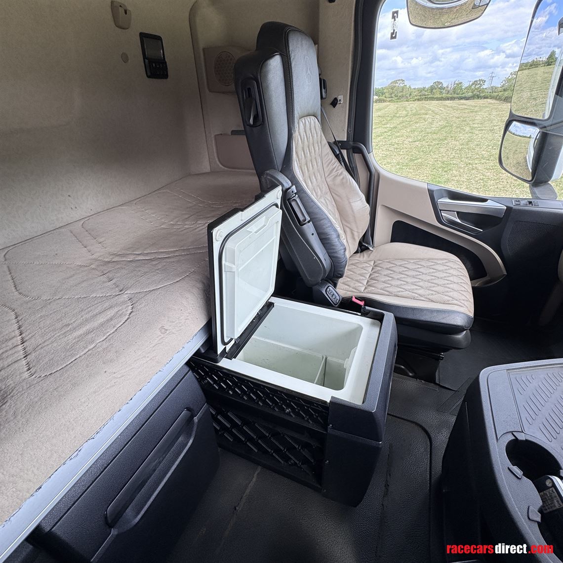 merecedes-giga-space-on-ali-wheels-and-super