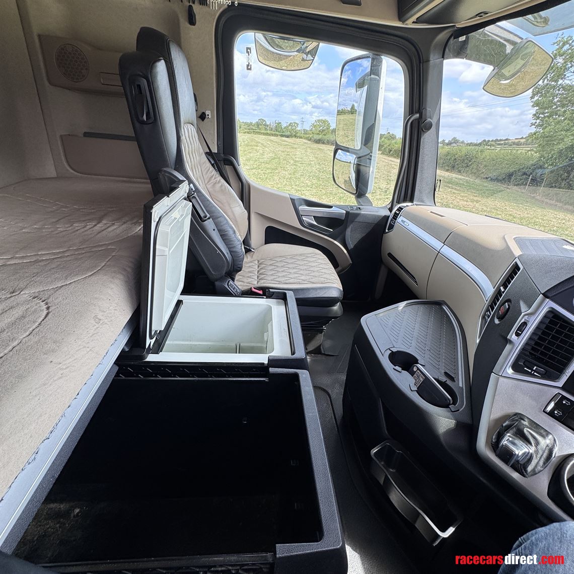 merecedes-giga-space-on-ali-wheels-and-super