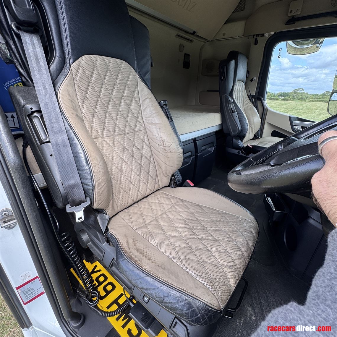 merecedes-giga-space-on-ali-wheels-and-super