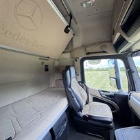 merecedes-giga-space-on-ali-wheels-and-super