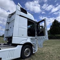 merecedes-giga-space-on-ali-wheels-and-super