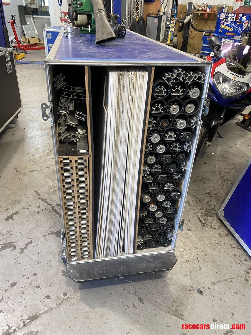 ford-gt40-pit-boarding