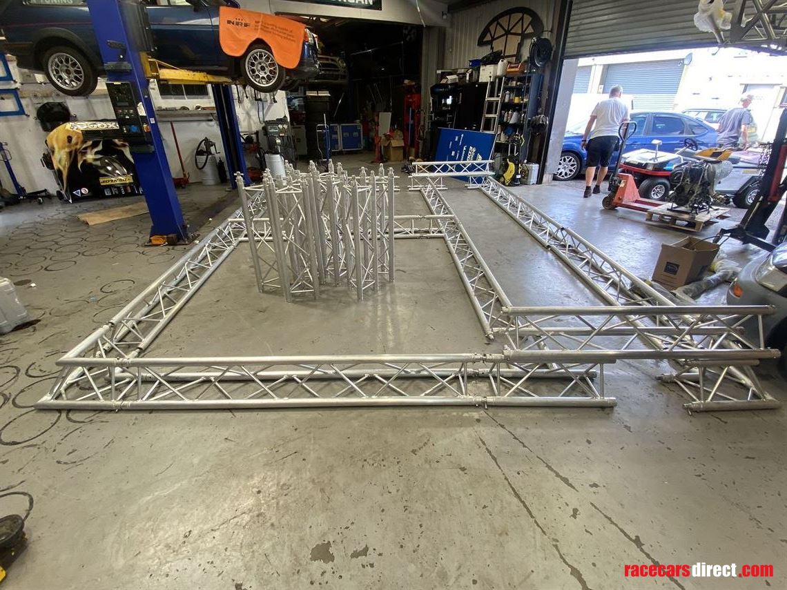 ford-gt40-pit-boarding