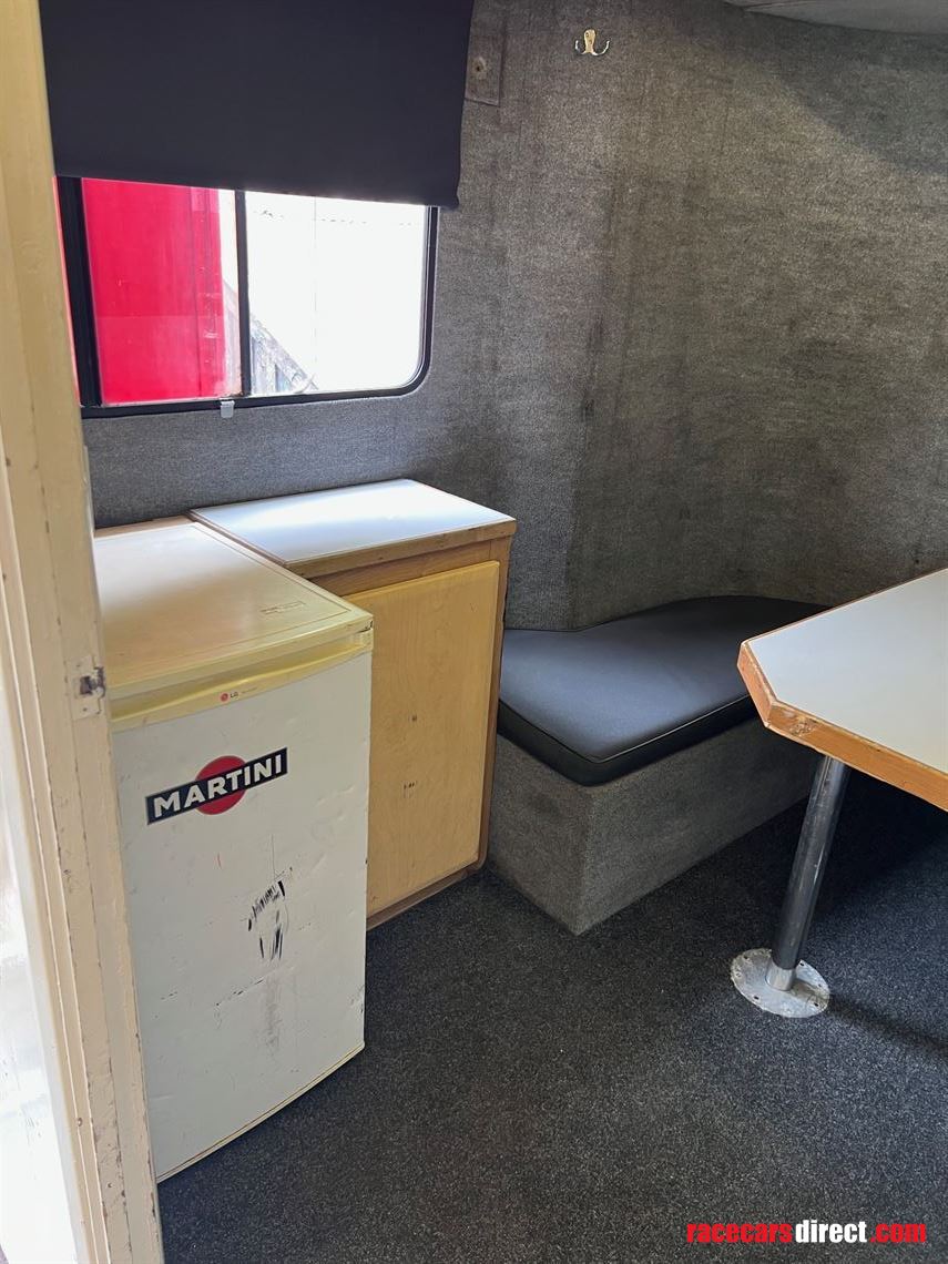 race-trailer-4-5-cars-with-hospitality-and-st