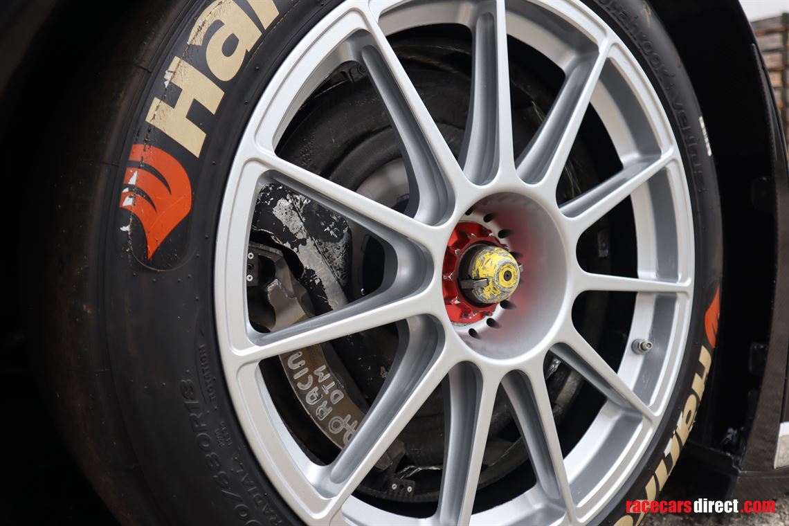 mercedes-benz-c63-amg-coupe-dtm-chassis-001-y