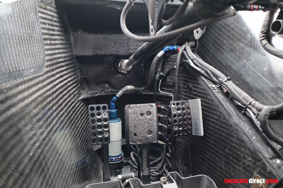 mercedes-benz-c63-amg-coupe-dtm-chassis-001-y