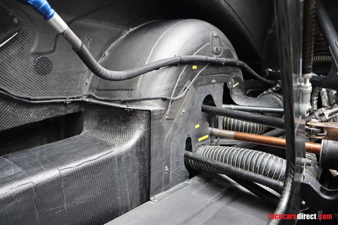 mercedes-benz-c63-amg-coupe-dtm-chassis-001-y