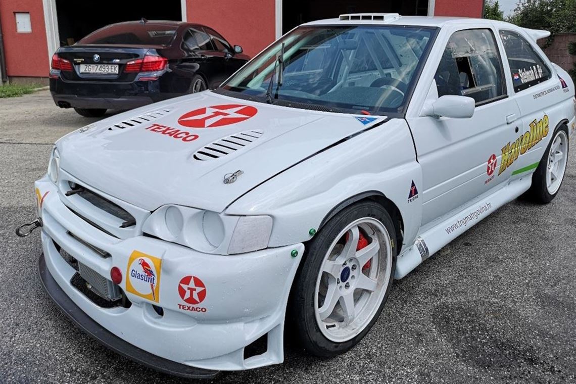 ford-escort-cosworth