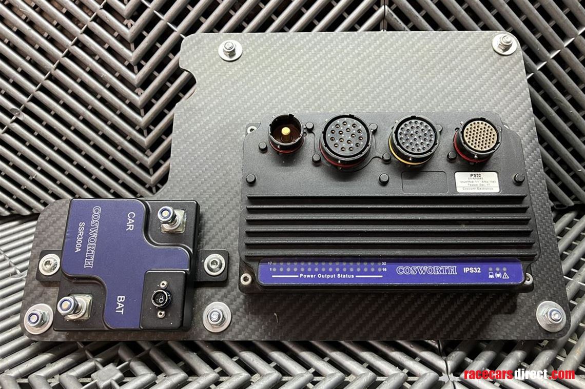 cosworth-electronics-ips32-switch-panels-junc