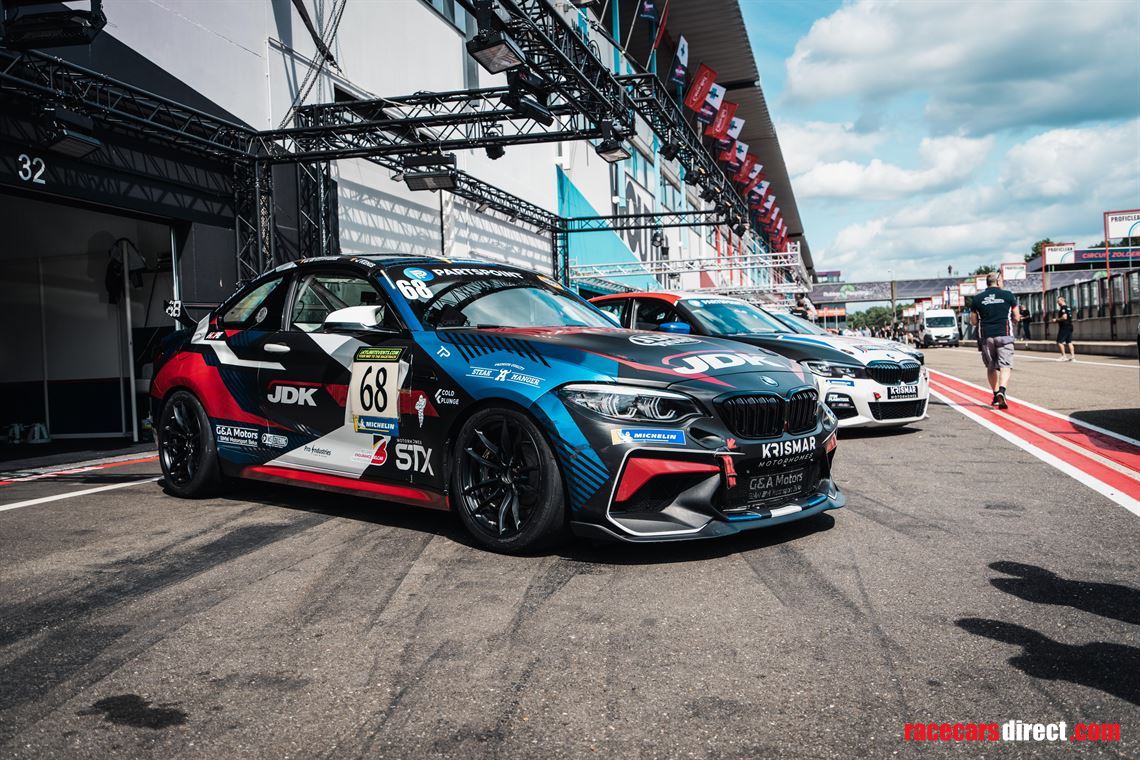 bmw-m2-cs-racing
