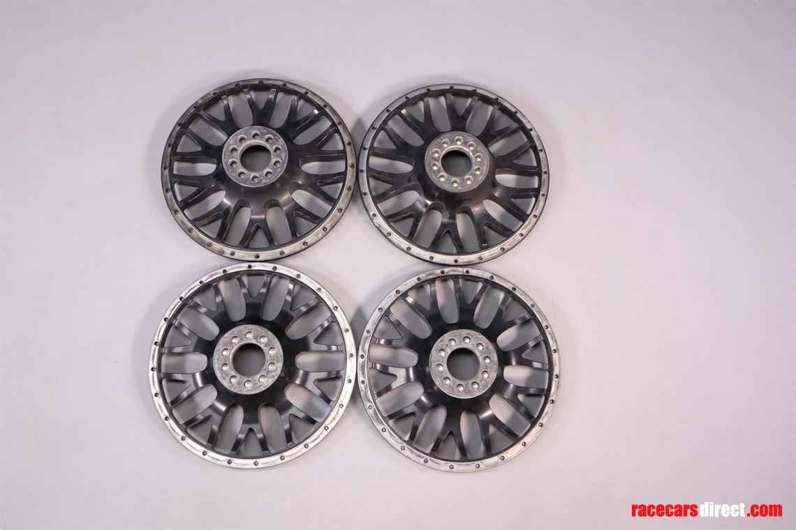 mclaren-f1-gtr-inner-wheel-stars-for-three-pi