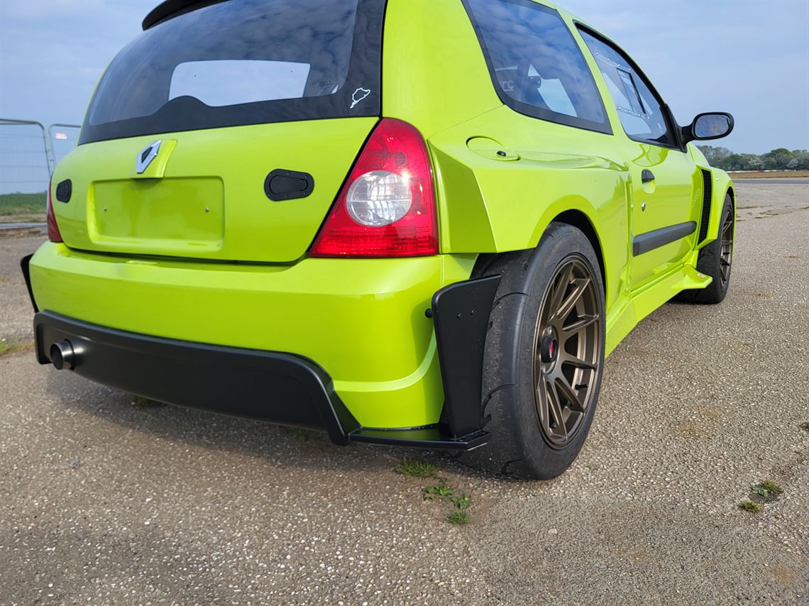 renault-clio-race-car-k20-forged-turbokevlar
