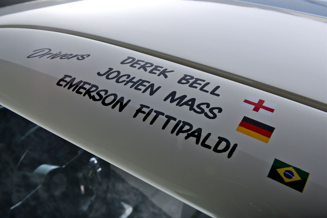 corvette-stingray-1965