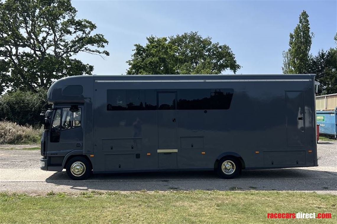 hr-race-transporter-motorhome-with-garage