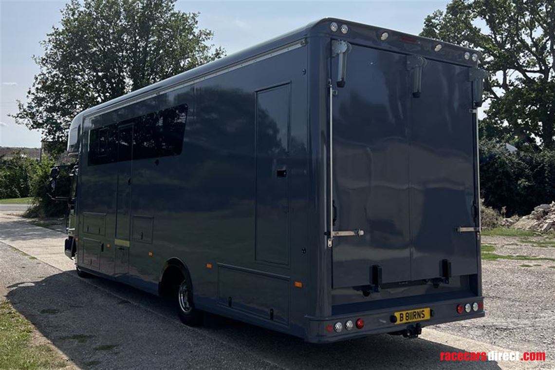 hr-race-transporter-motorhome-with-garage