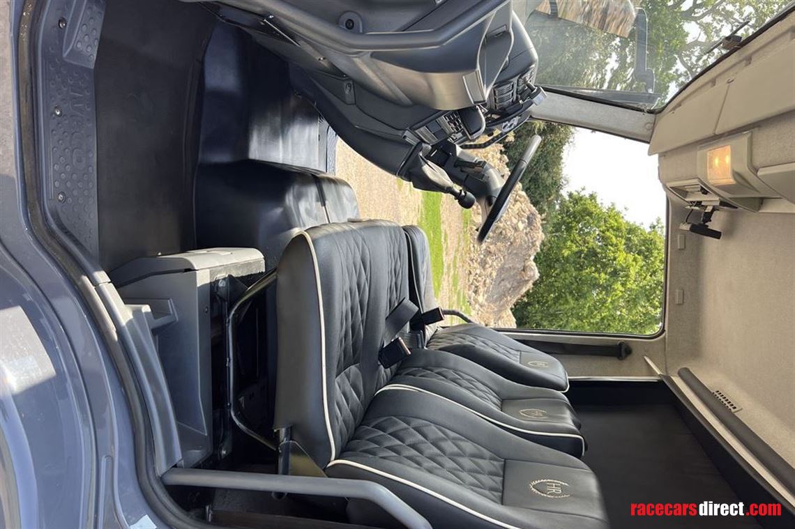 hr-race-transporter-motorhome-with-garage