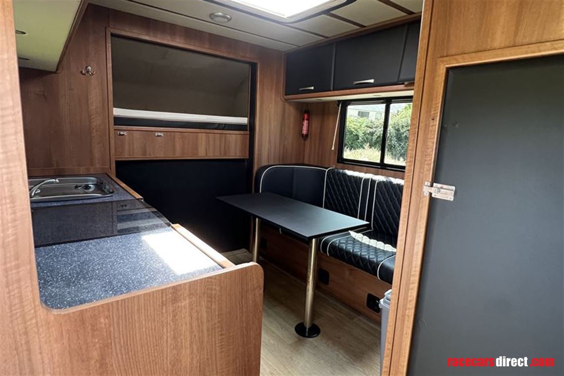 hr-race-transporter-motorhome-with-garage