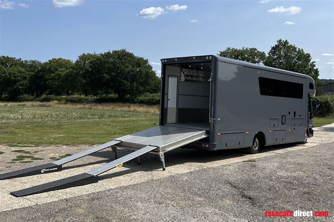 hr-race-transporter-motorhome-with-garage