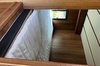 hr-race-transporter-motorhome-with-garage