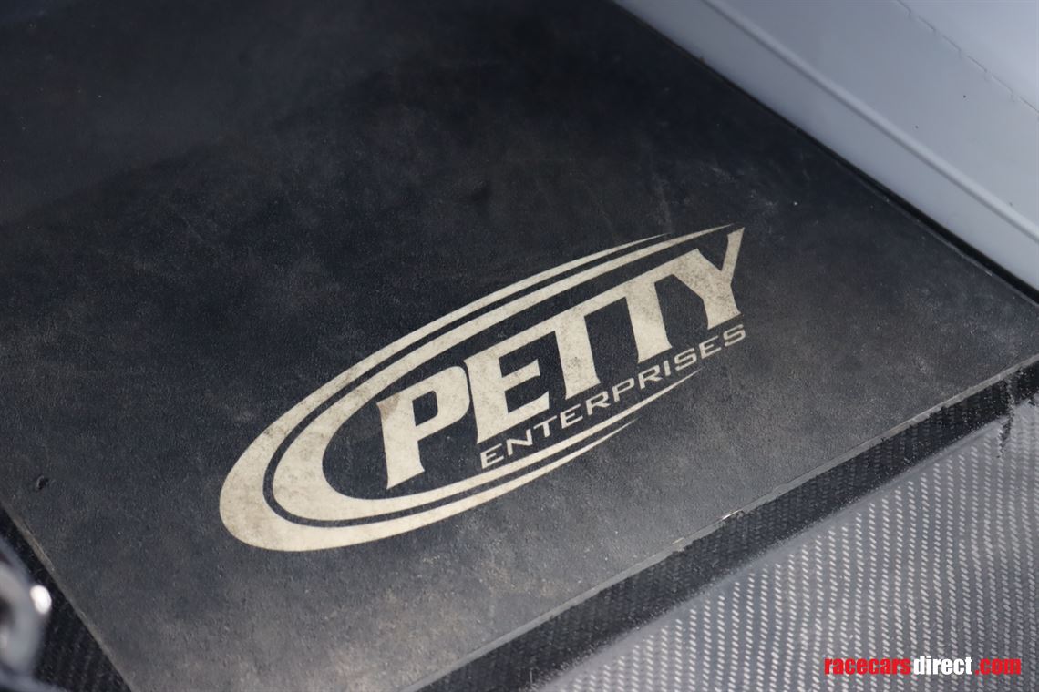 dodge-charger-nascar-2010-kurt-busch