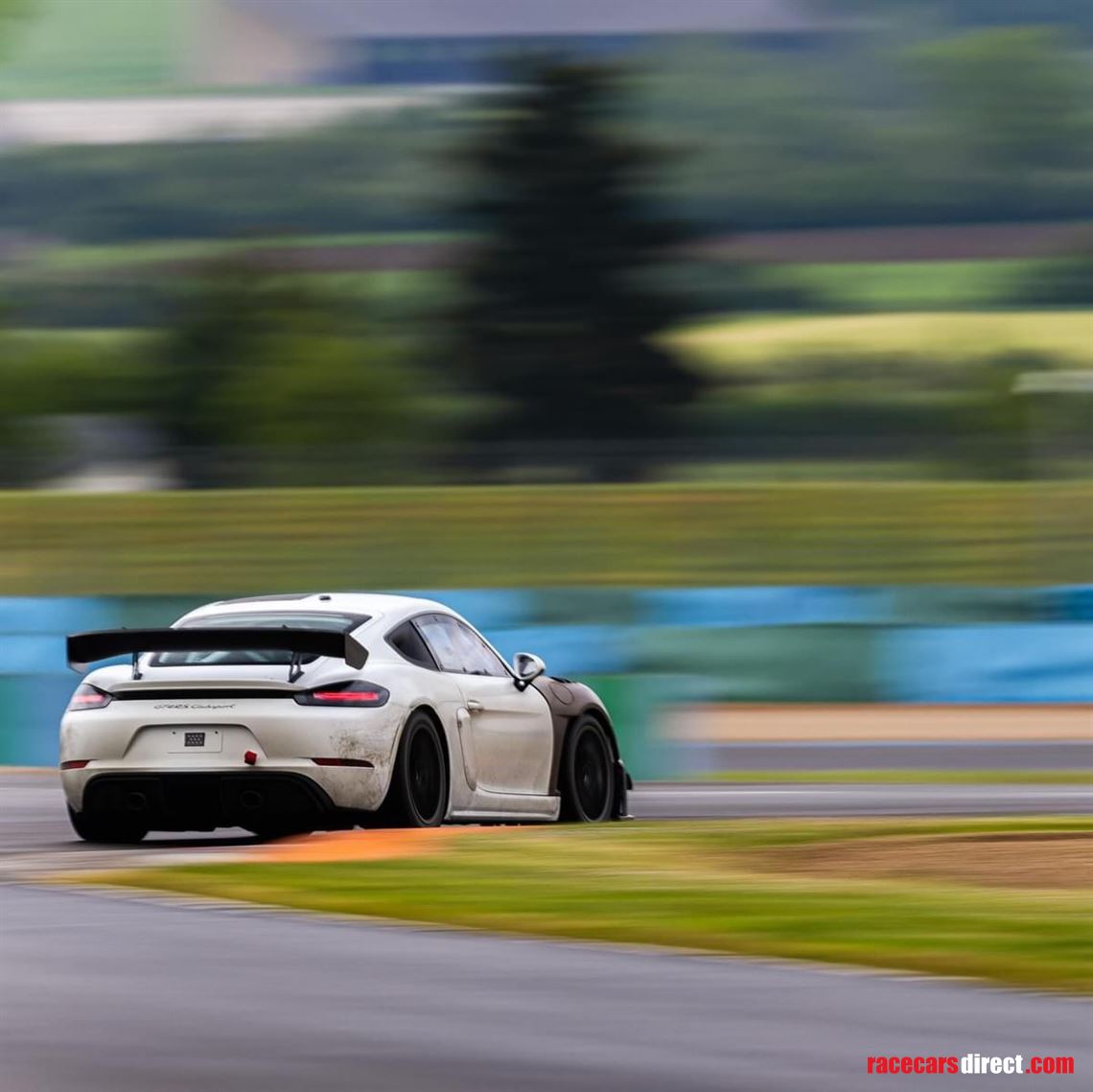 2024-porsche-718-gt4-rs-cs