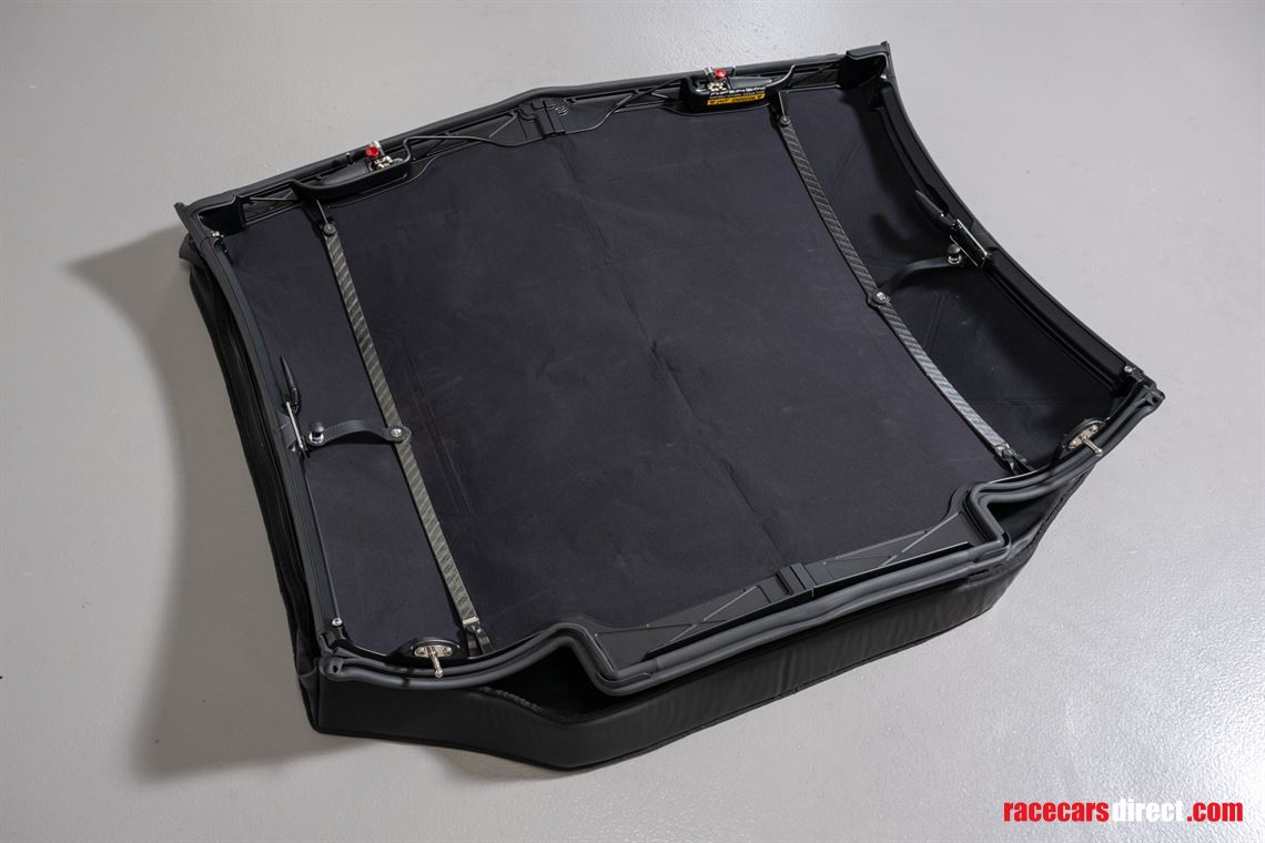 pagani-huayra-roadster-carbon-fibre-roof-acce