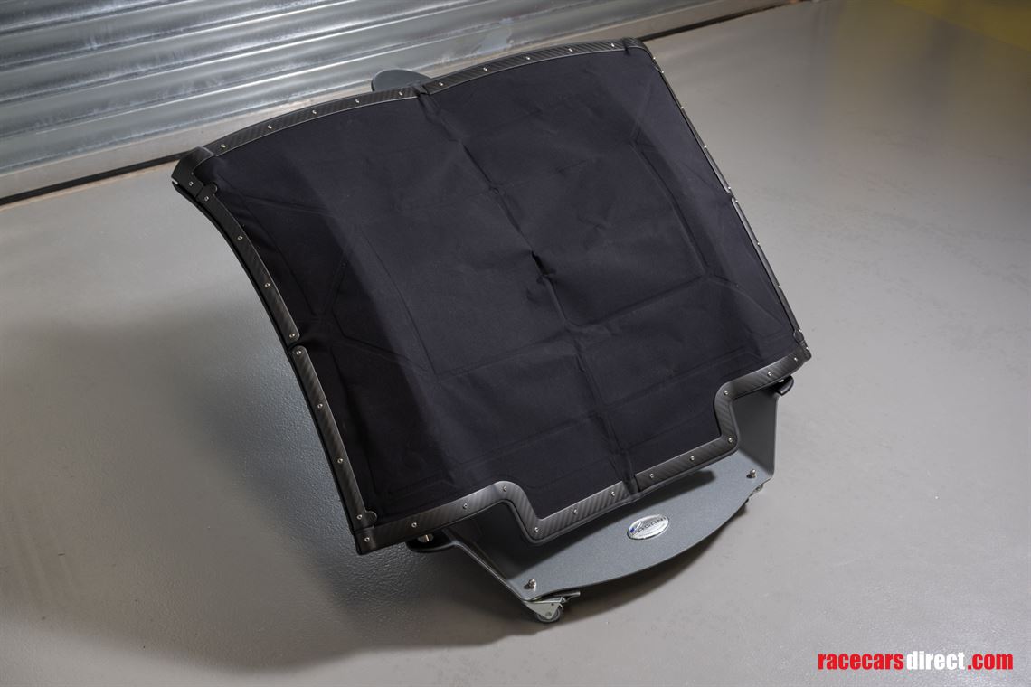 pagani-huayra-roadster-carbon-fibre-roof-acce