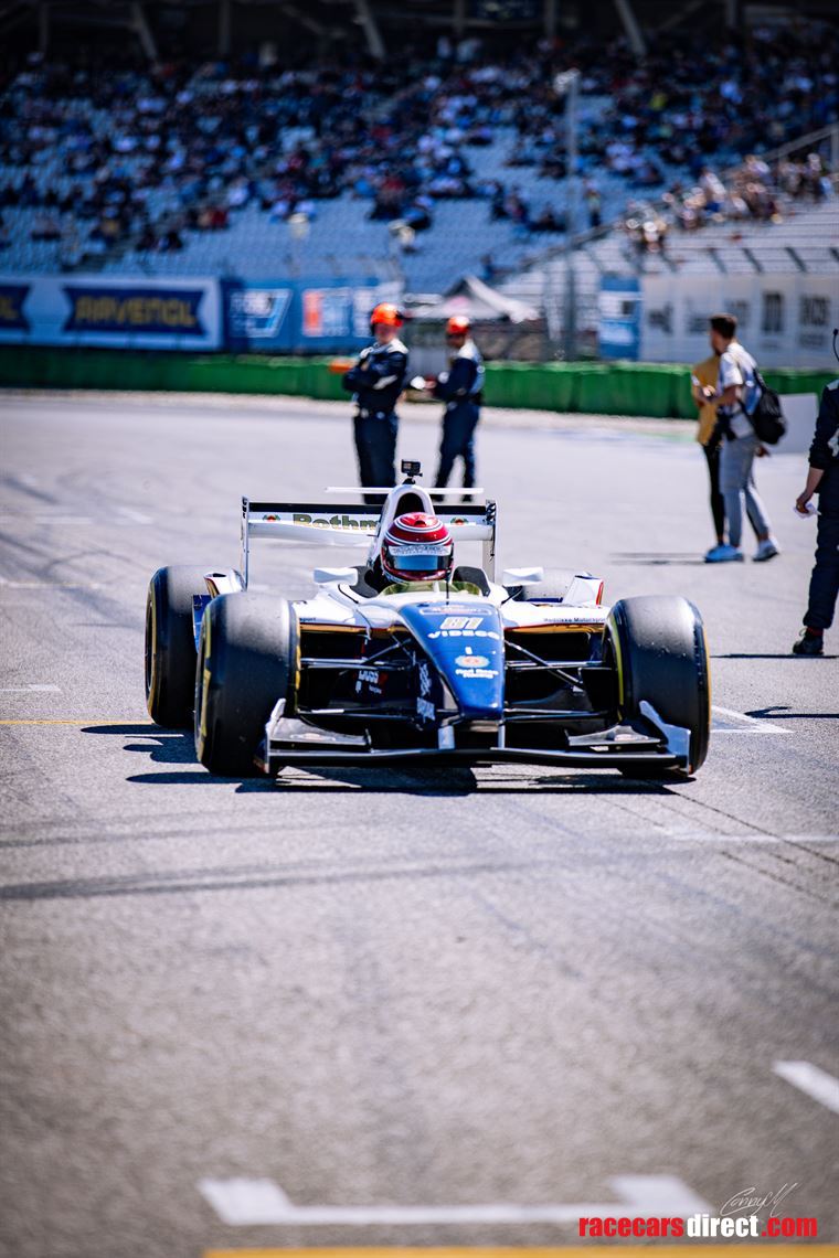 Racecarsdirect.com - Dallara GP2 2005