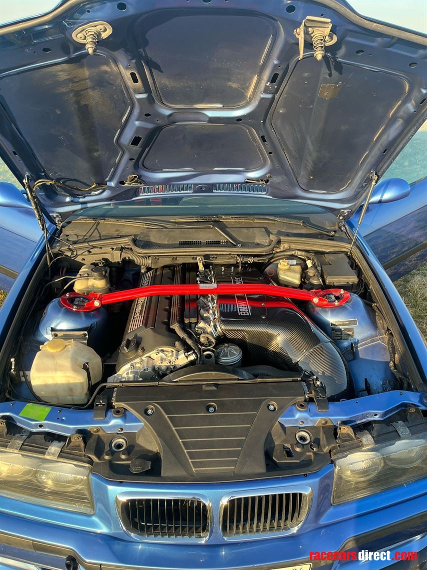 bmw-m3-e36-32l-coupe-s50b32