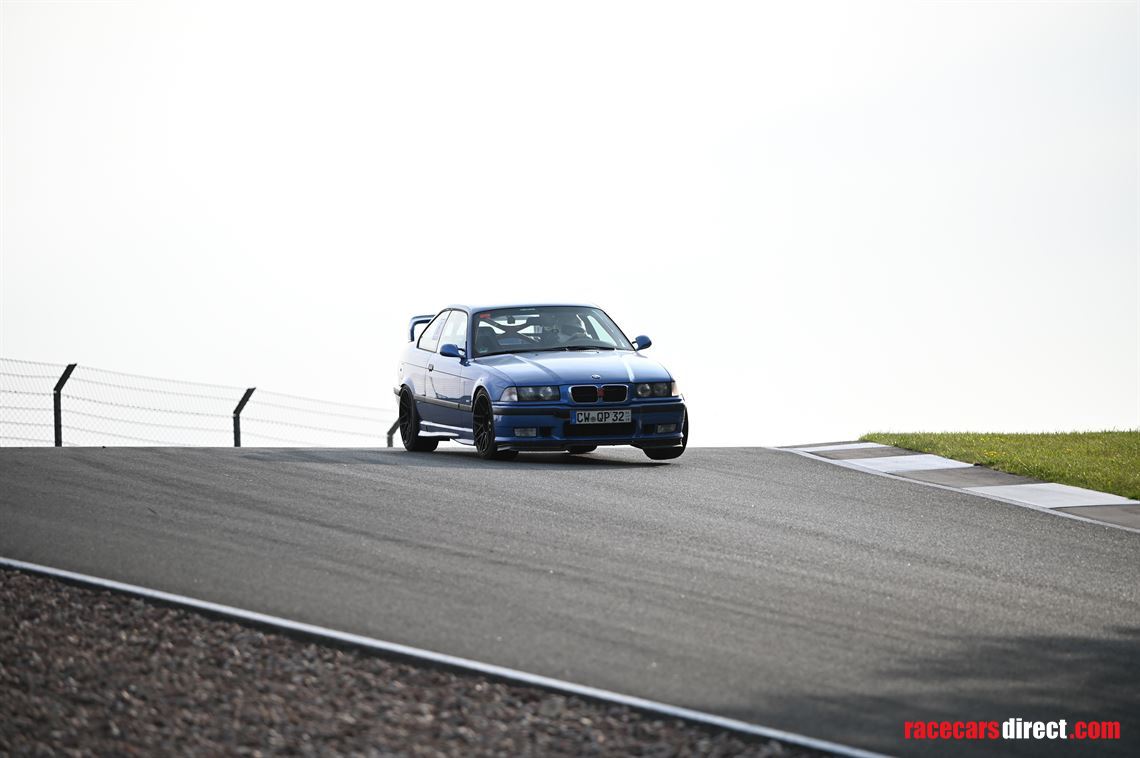 bmw-m3-e36-32l-coupe-s50b32