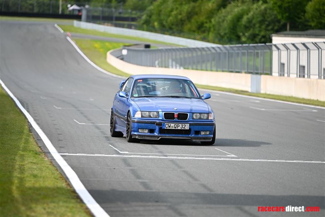 bmw-m3-e36-32l-coupe-s50b32