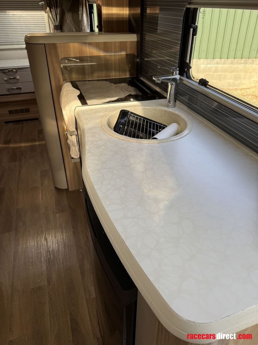 swift-kontiki-649-black-edition-motorhome