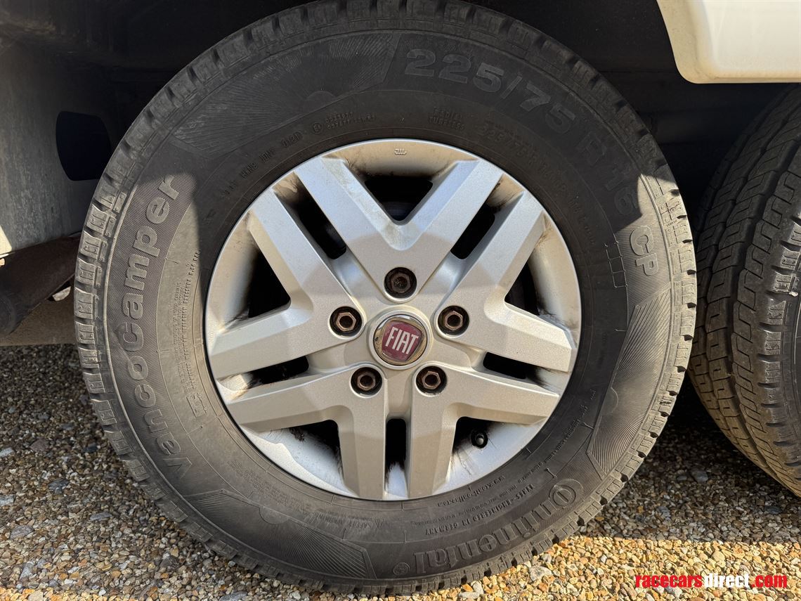 swift-kontiki-649-black-edition-motorhome