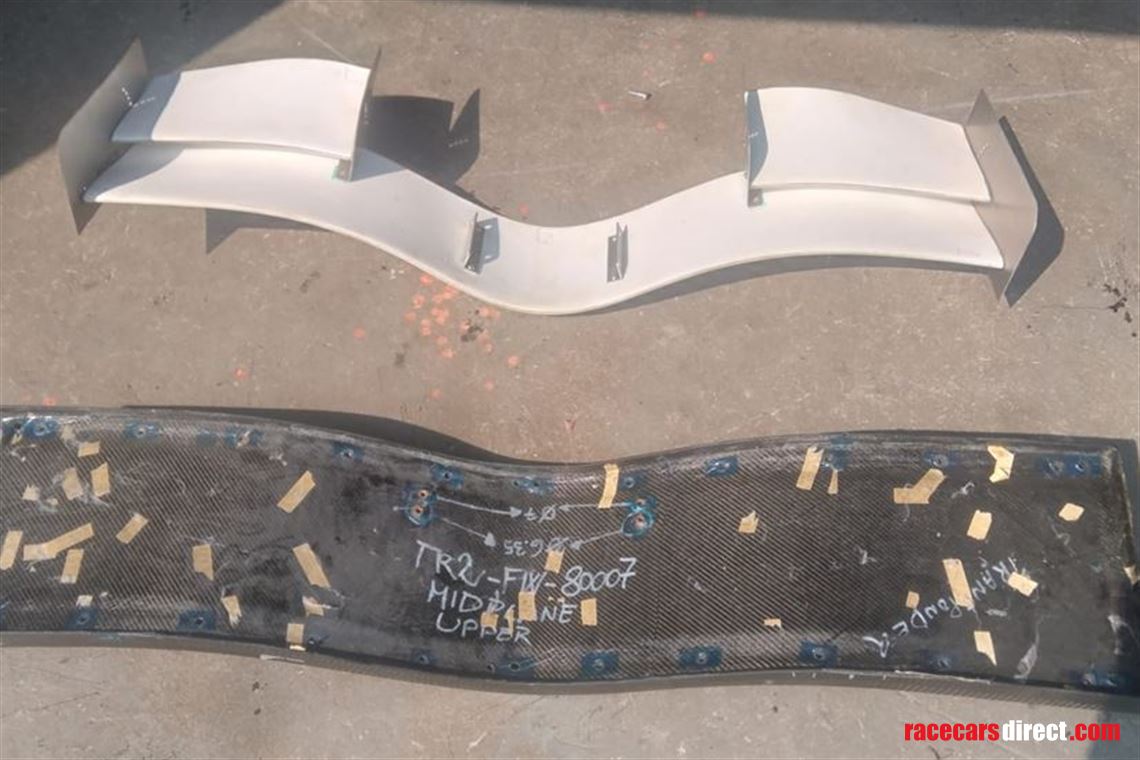 toro-rosso-str3-front-wing-and-mould