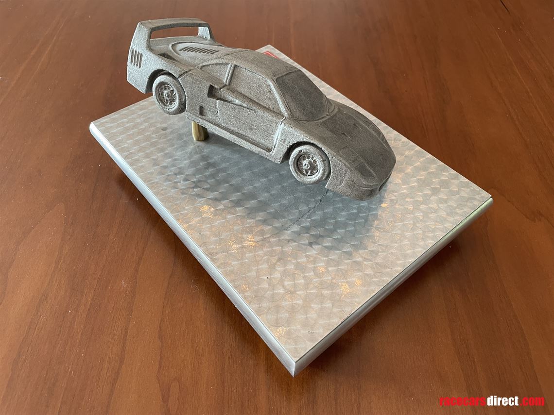 ferrari-f40-owners-model