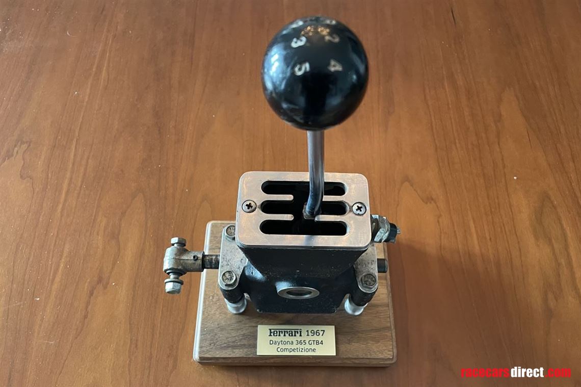 ferrari-daytona-gear-selector-display