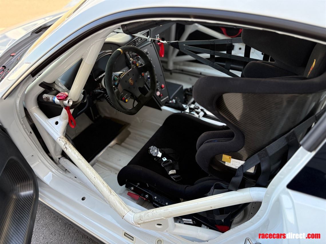 porsche-9912-cup-my-2018-63-h-overall-running