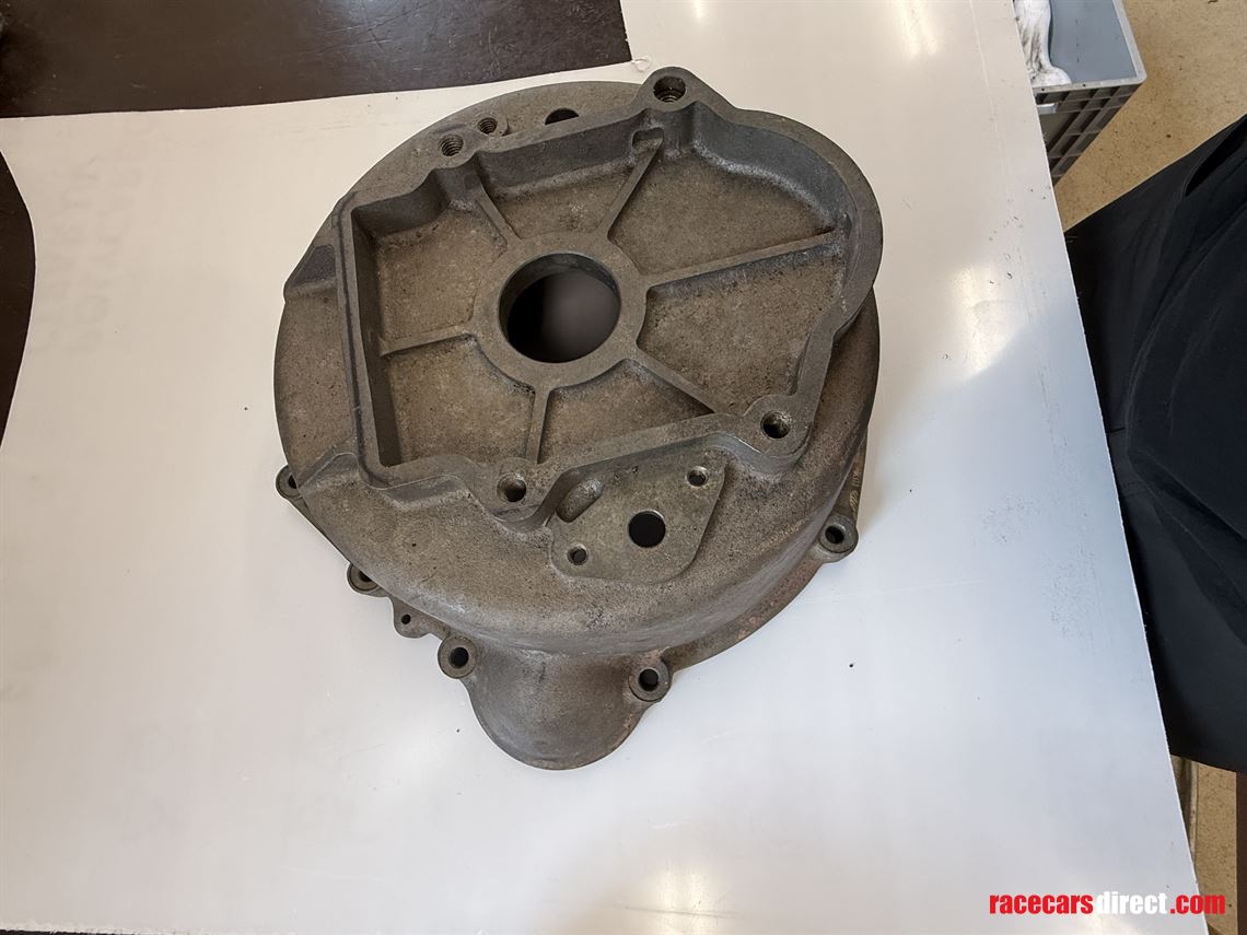 mercedes-amg-magnesium-bellhouse-for-16v-25l