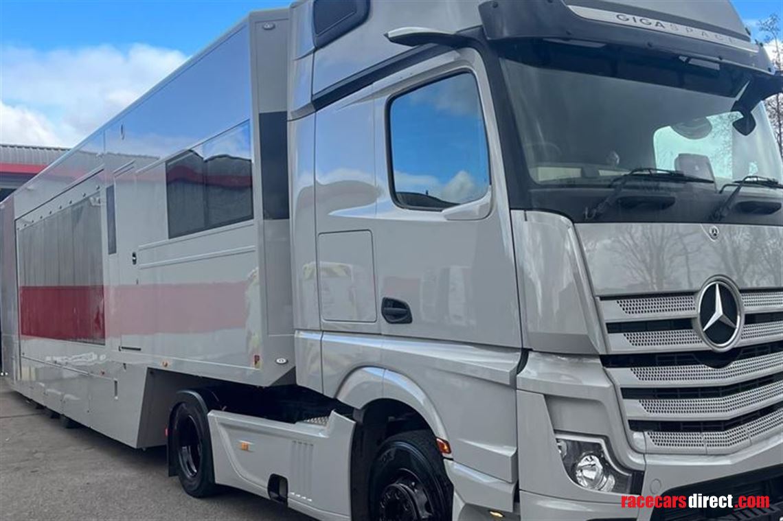 stunning-hospitality-unit