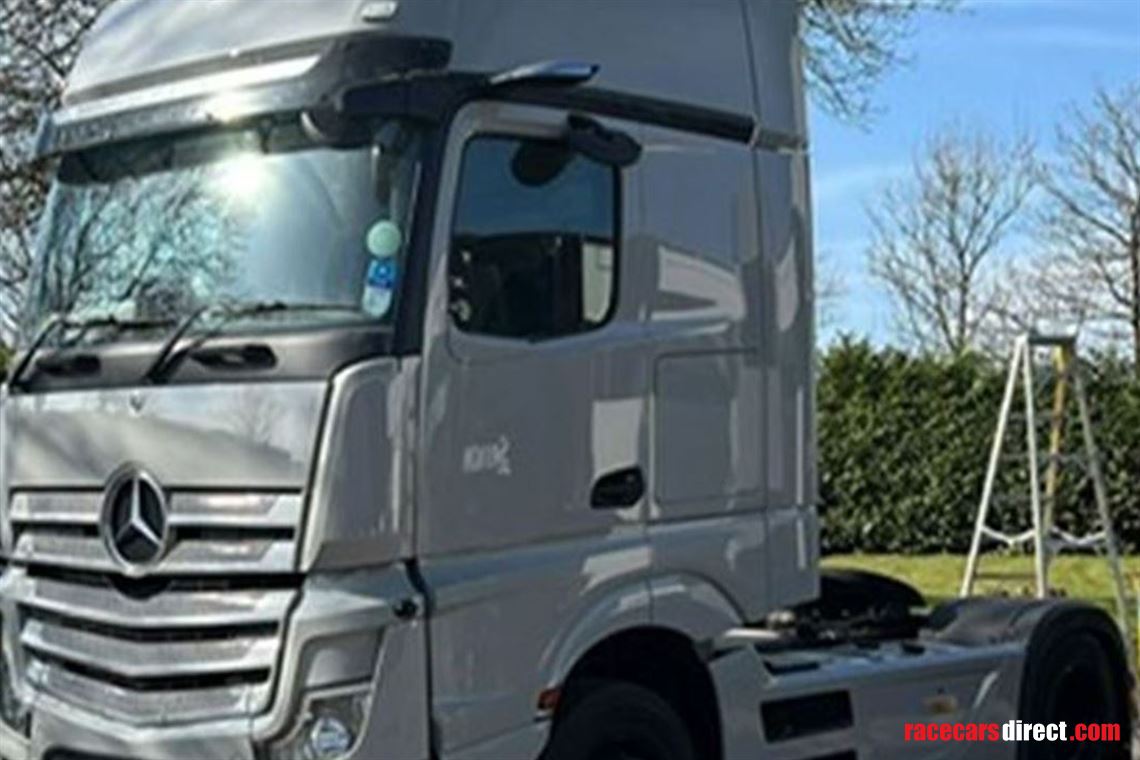 stunning-hospitality-unit