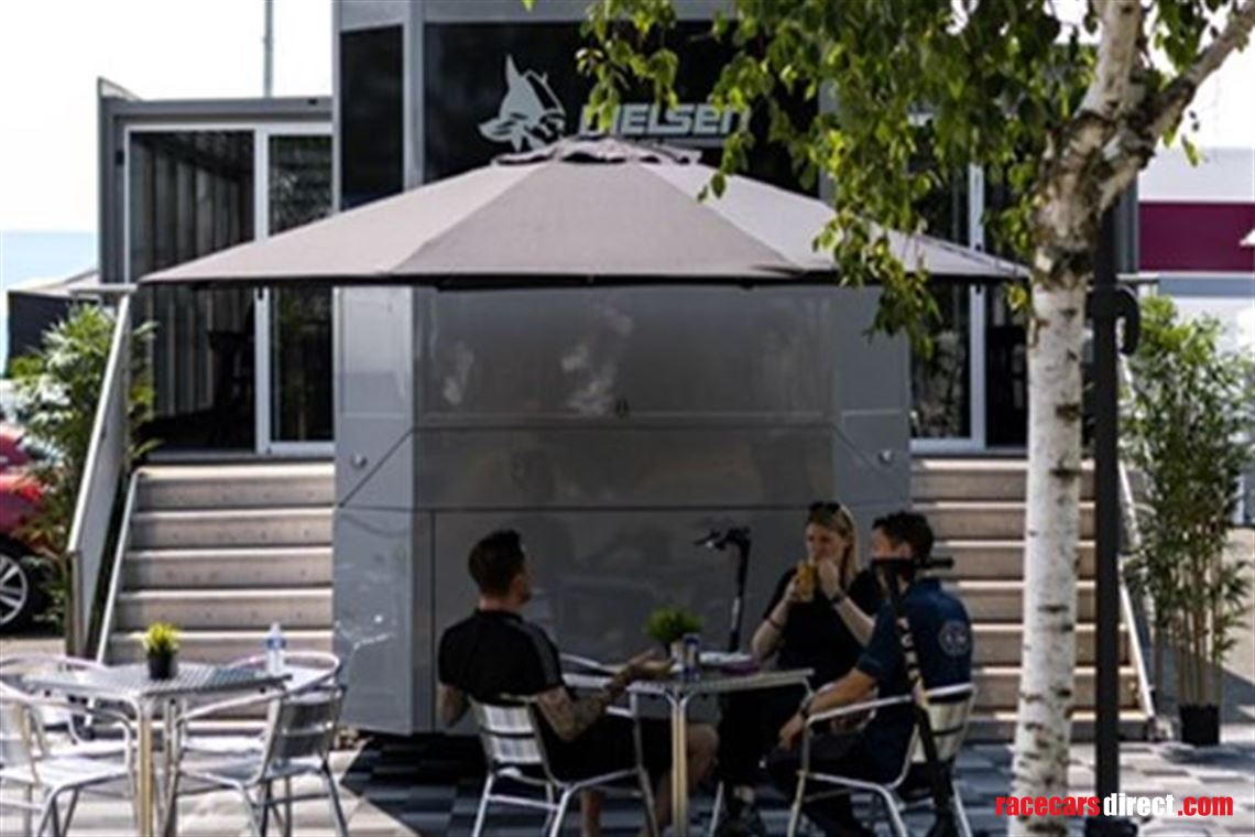 stunning-hospitality-unit